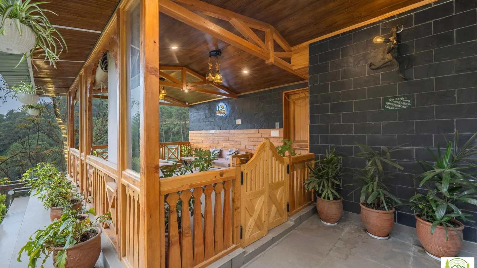 Silent Woods 3 Bhk Wooden Cottage Shimla Villa