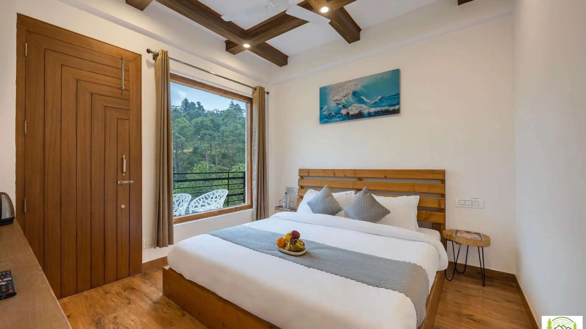 Silent Woods 3 Bhk Wooden Cottage Shimla